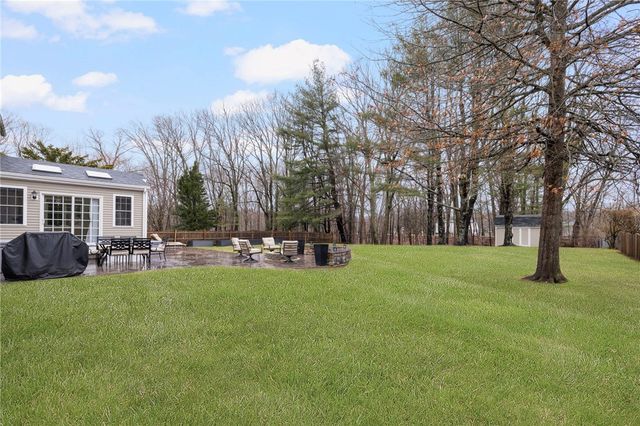 33 Old Meadow Lane, Cumberland, RI 02864