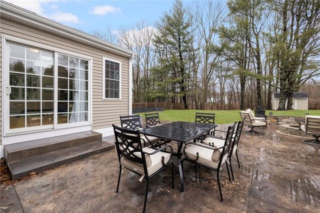 33 Old Meadow Lane, Cumberland, RI 02864