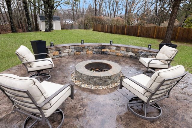 33 Old Meadow Lane, Cumberland, RI 02864