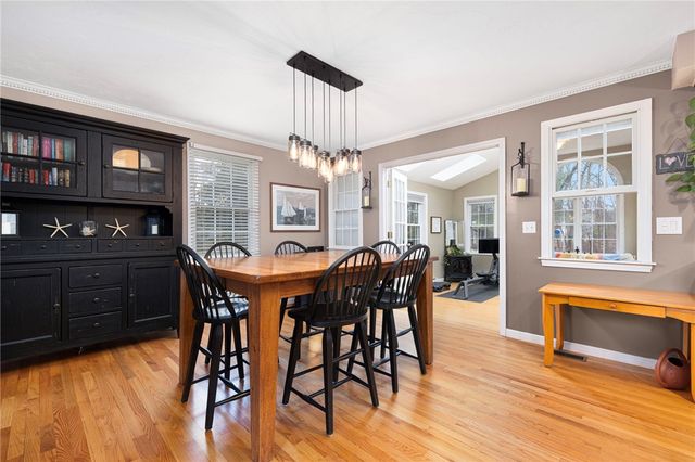 33 Old Meadow Lane, Cumberland, RI 02864