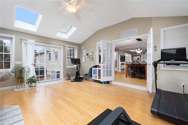 33 Old Meadow Lane, Cumberland, RI 02864