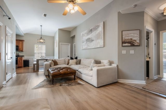 6952 Highway 70 S Apt 124, Nashville, TN 37221