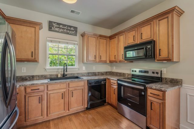 6952 Highway 70 S Apt 124, Nashville, TN 37221