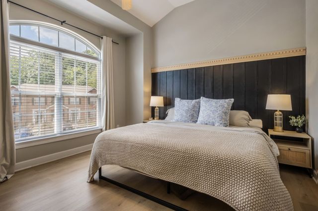 6952 Highway 70 S Apt 124, Nashville, TN 37221