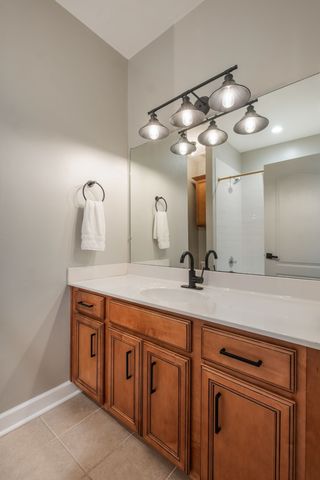 6952 Highway 70 S Apt 124, Nashville, TN 37221