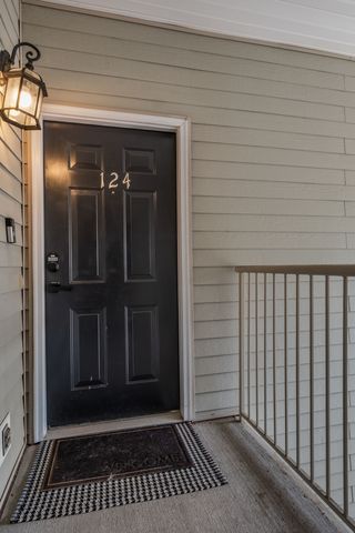 6952 Highway 70 S Apt 124, Nashville, TN 37221