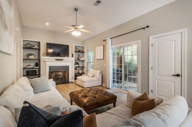 6952 Highway 70 S Apt 124, Nashville, TN 37221