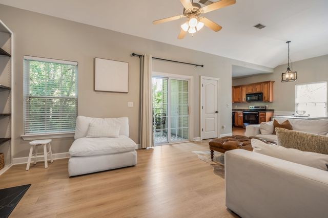 6952 Highway 70 S Apt 124, Nashville, TN 37221