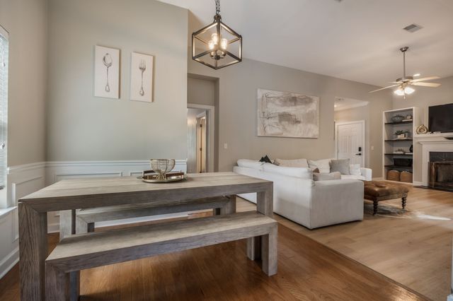 6952 Highway 70 S Apt 124, Nashville, TN 37221