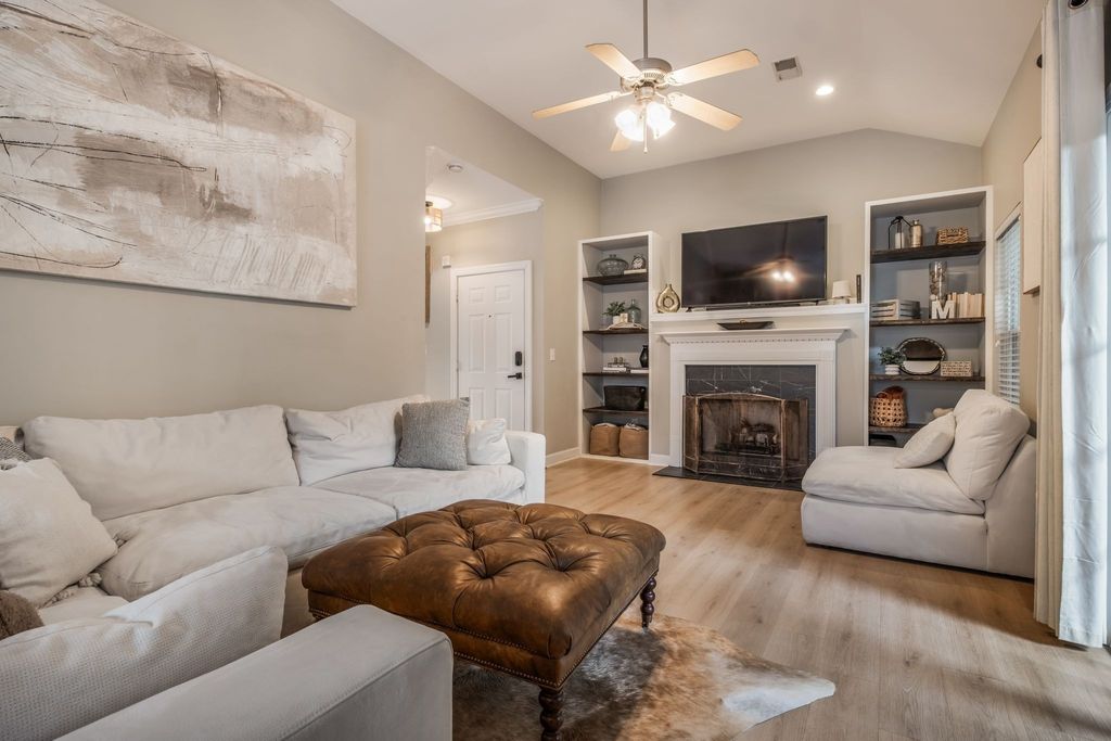 6952 Highway 70 S Apt 124, Nashville, TN 37221