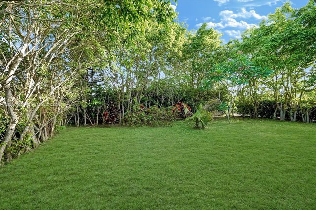 9800 NW 70th Ct, Tamarac, FL 33321