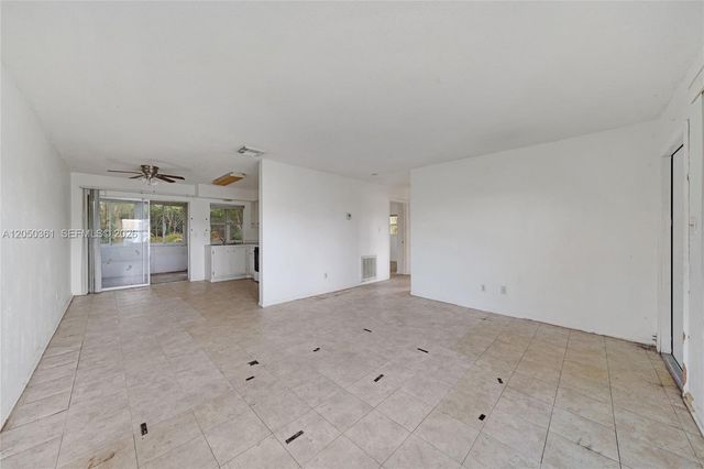 9800 NW 70th Ct, Tamarac, FL 33321