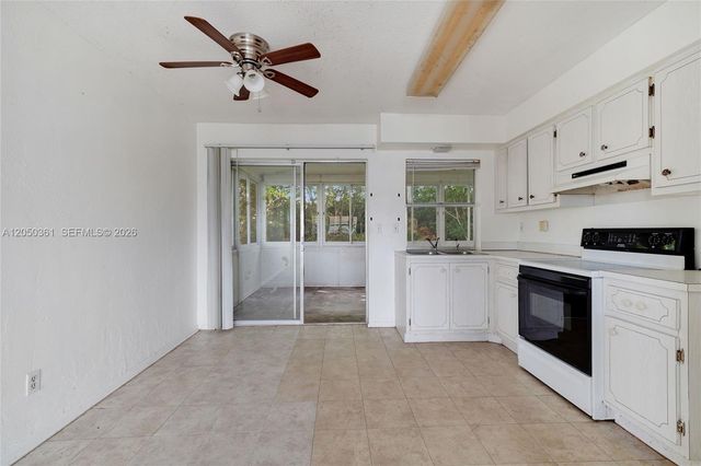 9800 NW 70th Ct, Tamarac, FL 33321