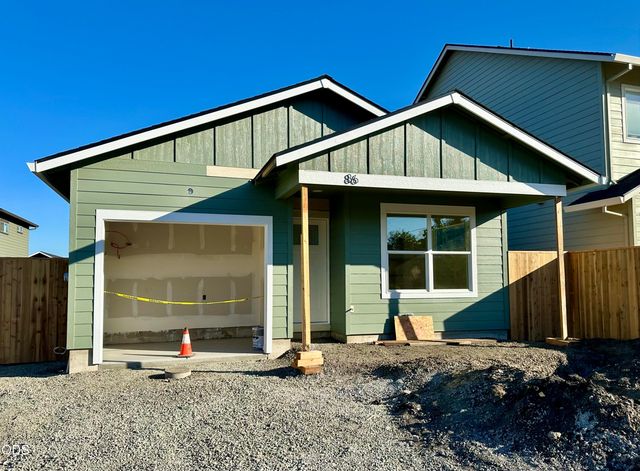 86 Gangnes Drive, Talent, OR 97540