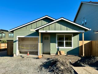 86 Gangnes Drive, Talent, OR 97540