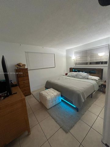 1100 NE 1st Ct 104, Hallandale Beach, FL 33009