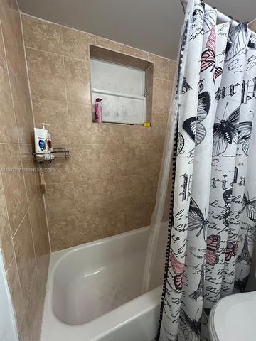 1100 NE 1st Ct 104, Hallandale Beach, FL 33009