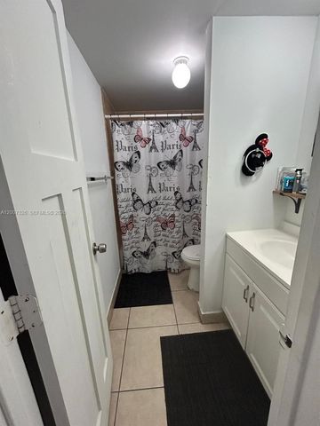 1100 NE 1st Ct 104, Hallandale Beach, FL 33009