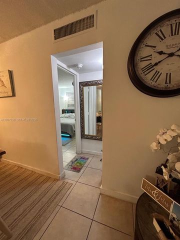 1100 NE 1st Ct 104, Hallandale Beach, FL 33009