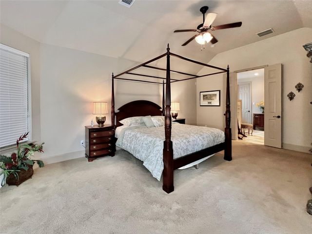 6 Sheephorn Court, The Woodlands, TX 77354