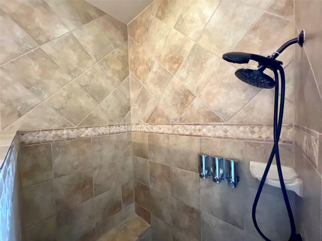 6 Sheephorn Court, The Woodlands, TX 77354