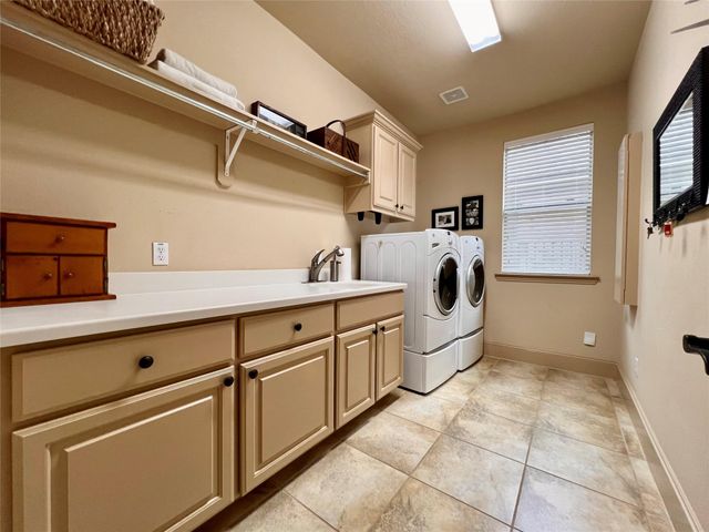 6 Sheephorn Court, The Woodlands, TX 77354