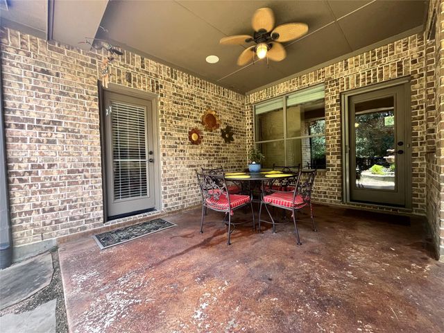 6 Sheephorn Court, The Woodlands, TX 77354