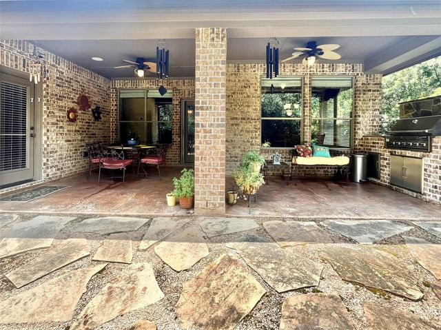 6 Sheephorn Court, The Woodlands, TX 77354