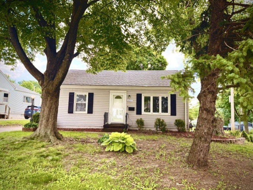 601 11th Street, West Des Moines, IA 50265