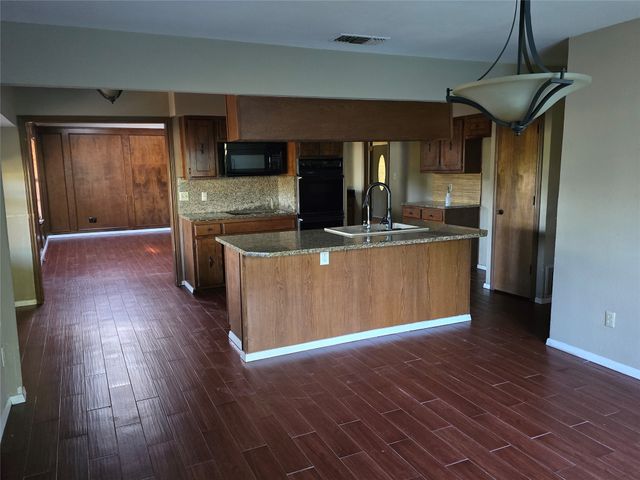 1100 Creek Bend Lane, Lucas, TX 75002