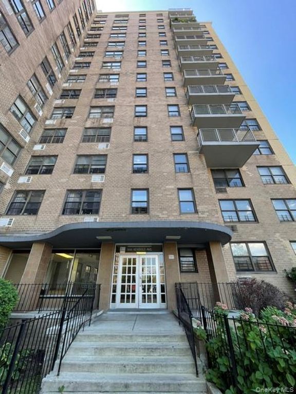 1966 Newbold Avenue 104, Bronx, NY 10472 — exterior