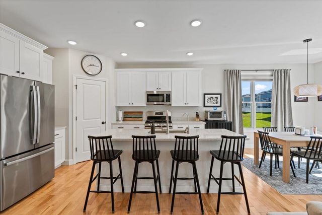 172 Two Brothers Drive, South Burlington, VT 05403