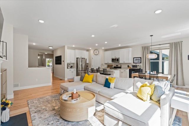 172 Two Brothers Drive, South Burlington, VT 05403
