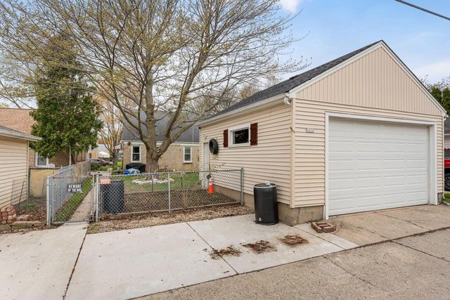 3232 N 79th STREET, Milwaukee, WI 53222