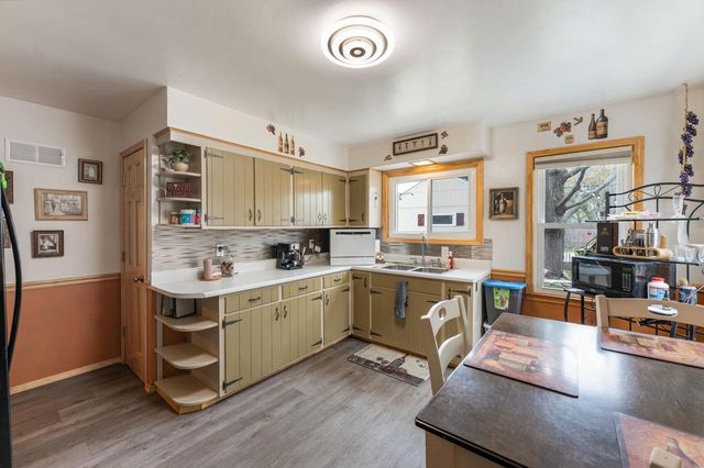 3232 N 79th STREET, Milwaukee, WI 53222