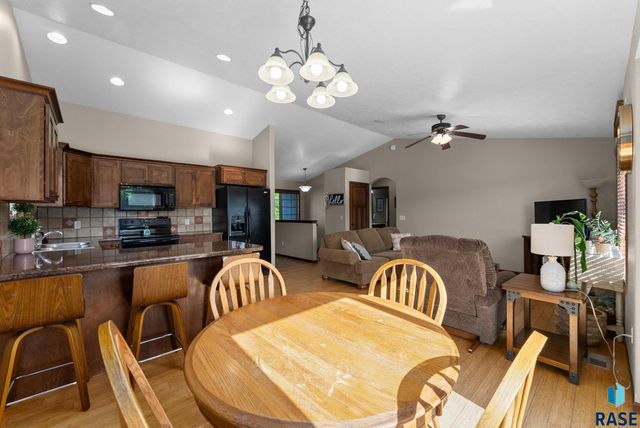 2804 Grinnell Ave S Avenue S, Sioux Falls, SD 57106