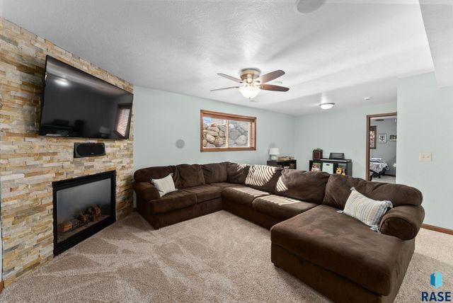 2804 Grinnell Ave S Avenue S, Sioux Falls, SD 57106