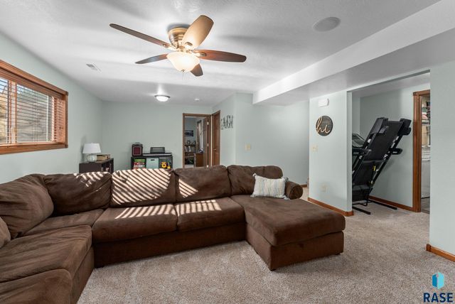 2804 Grinnell Ave S Avenue S, Sioux Falls, SD 57106