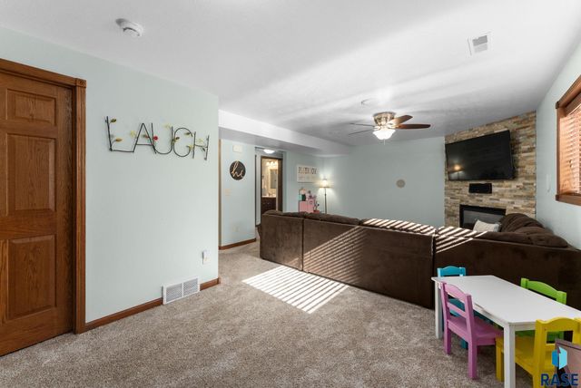 2804 Grinnell Ave S Avenue S, Sioux Falls, SD 57106