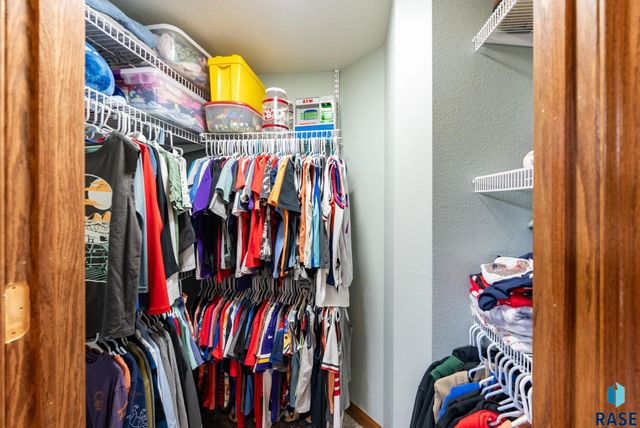 2804 Grinnell Ave S Avenue S, Sioux Falls, SD 57106