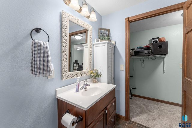 2804 Grinnell Ave S Avenue S, Sioux Falls, SD 57106