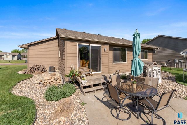 2804 Grinnell Ave S Avenue S, Sioux Falls, SD 57106
