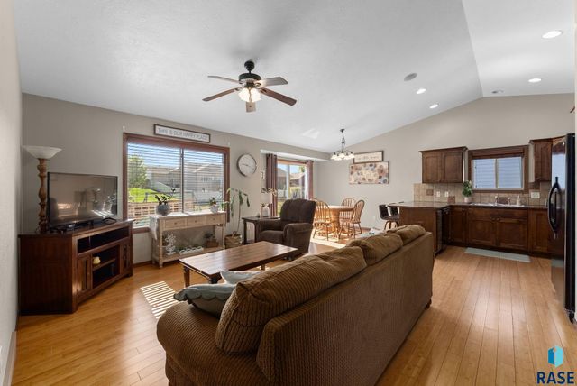 2804 Grinnell Ave S Avenue S, Sioux Falls, SD 57106
