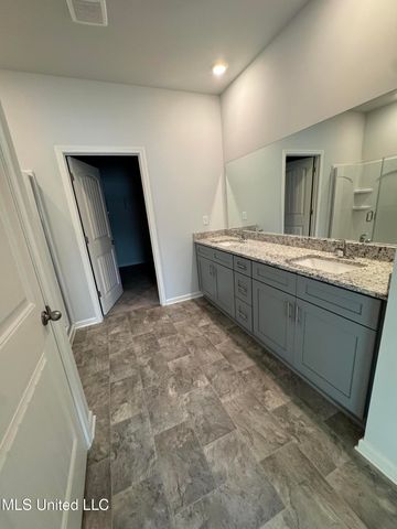 74 Harvest Dance Drive, Byhalia, MS 38611