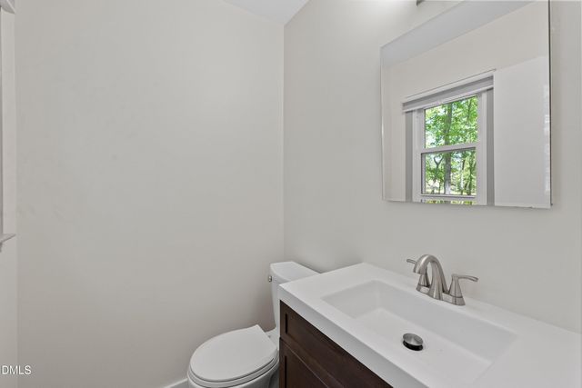 7921 Castlelake Court, Raleigh, NC 27615