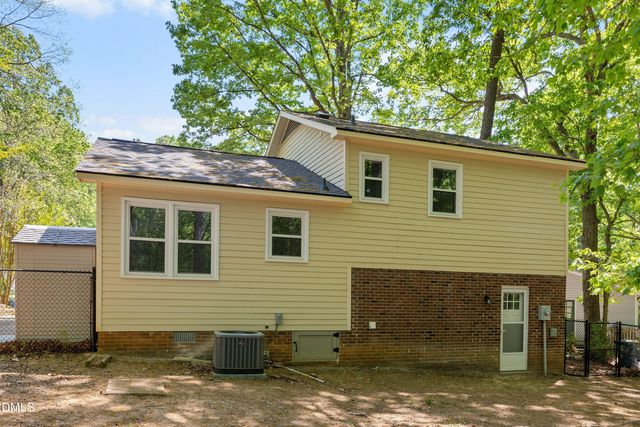 7921 Castlelake Court, Raleigh, NC 27615