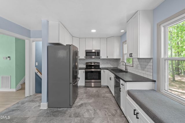 7921 Castlelake Court, Raleigh, NC 27615