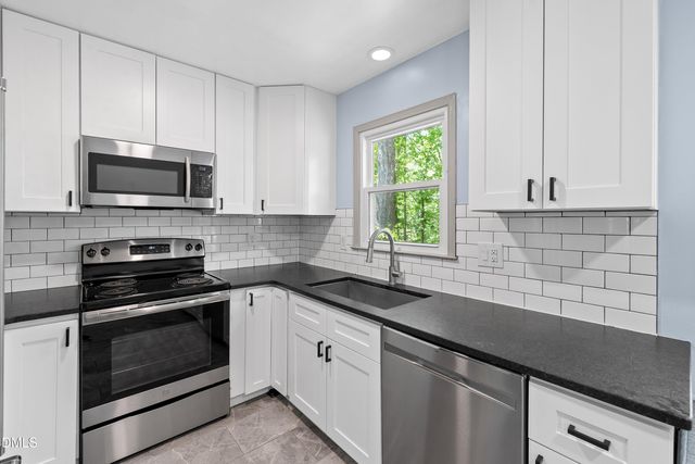 7921 Castlelake Court, Raleigh, NC 27615