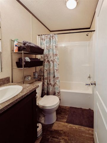246 Center Green Meadow Street, Grand Rapids, MI 49548