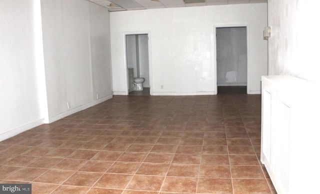 18 E LANCASTER AVE, Ardmore, PA 19003